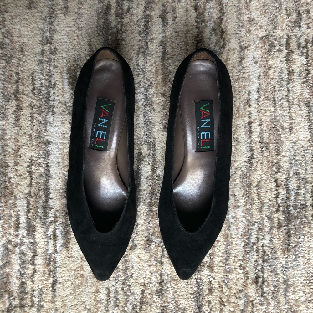 VINTAGE VANELI Suede Heels Size 6 1/2